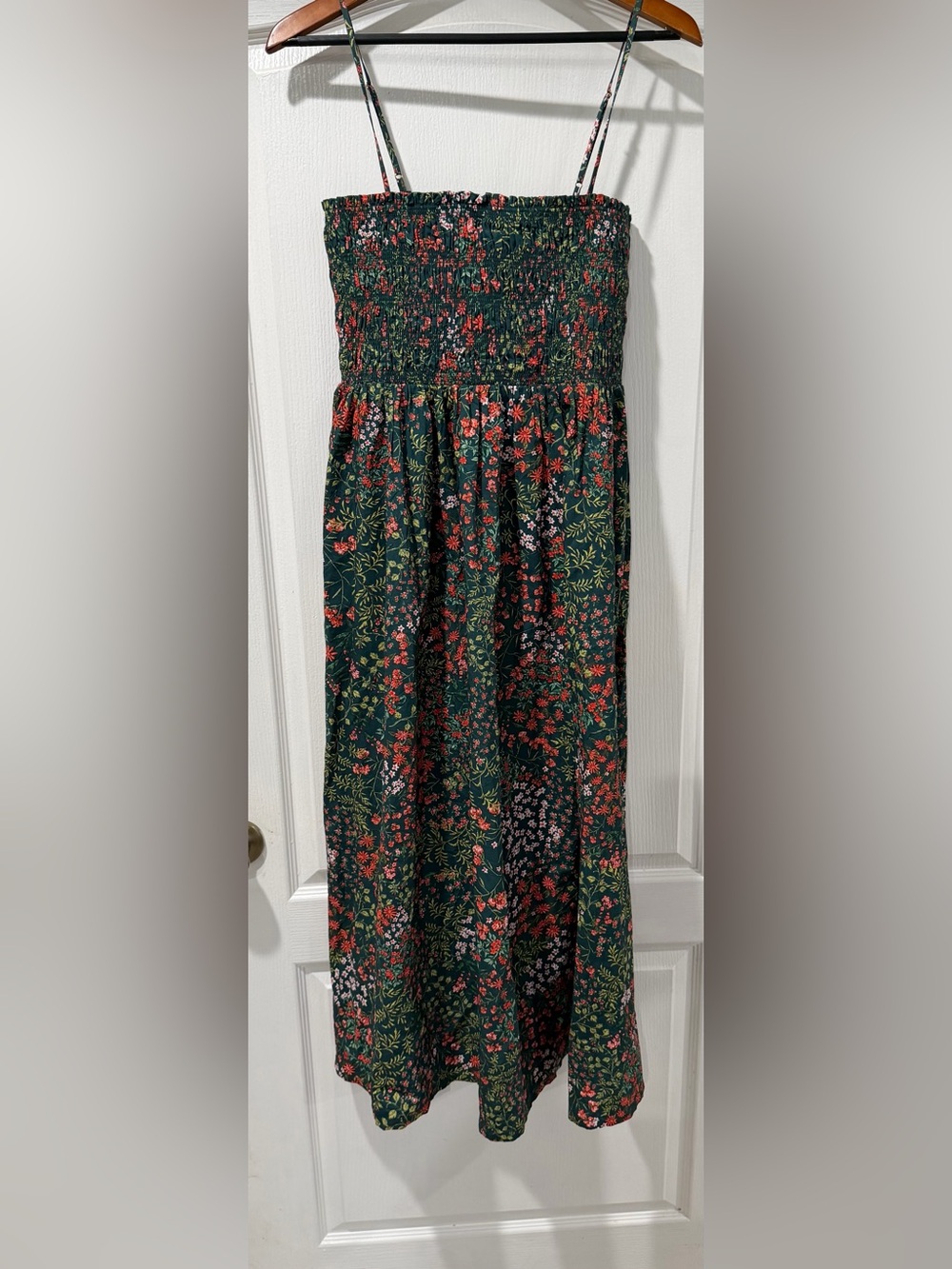 LOFT Garden Poplin Smocked Strappy Maxi pocket dress size L - Picture 2 of 5